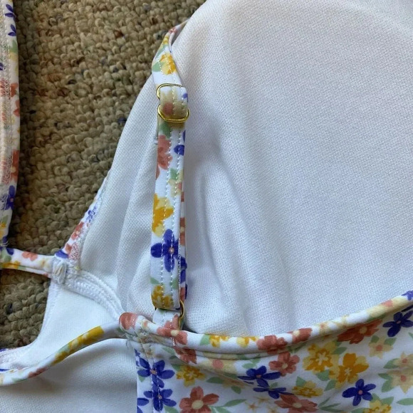 NWOT Women's XL/16 Ruffle Shoulder Plunge One Piece Swimsuit - Shade & Shore - Picture 8 of 8